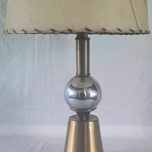 Vintage Mid Century 1950s Table Lamp w/Metal Base Fiberglass Shade image 8