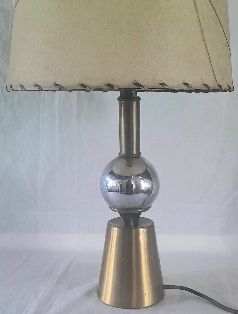 Vintage Mid Century 1950s Table Lamp w/Metal Base Fiberglass Shade image 8