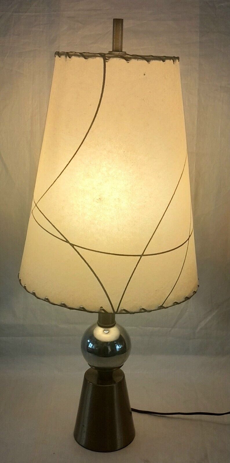 Vintage Mid Century 1950s Table Lamp w/Metal Base Fiberglass Shade image 2