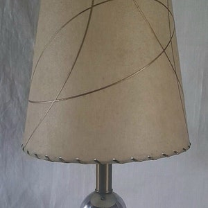 Vintage Mid Century 1950s Table Lamp w/Metal Base Fiberglass Shade image 4
