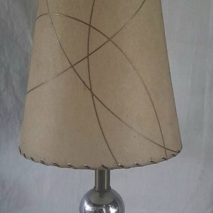 Vintage Mid Century 1950s Table Lamp w/Metal Base Fiberglass Shade image 6
