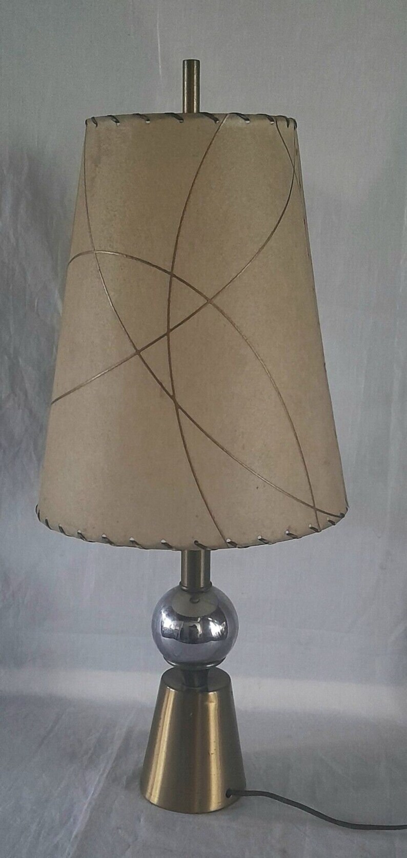 Vintage Mid Century 1950s Table Lamp w/Metal Base Fiberglass Shade image 6