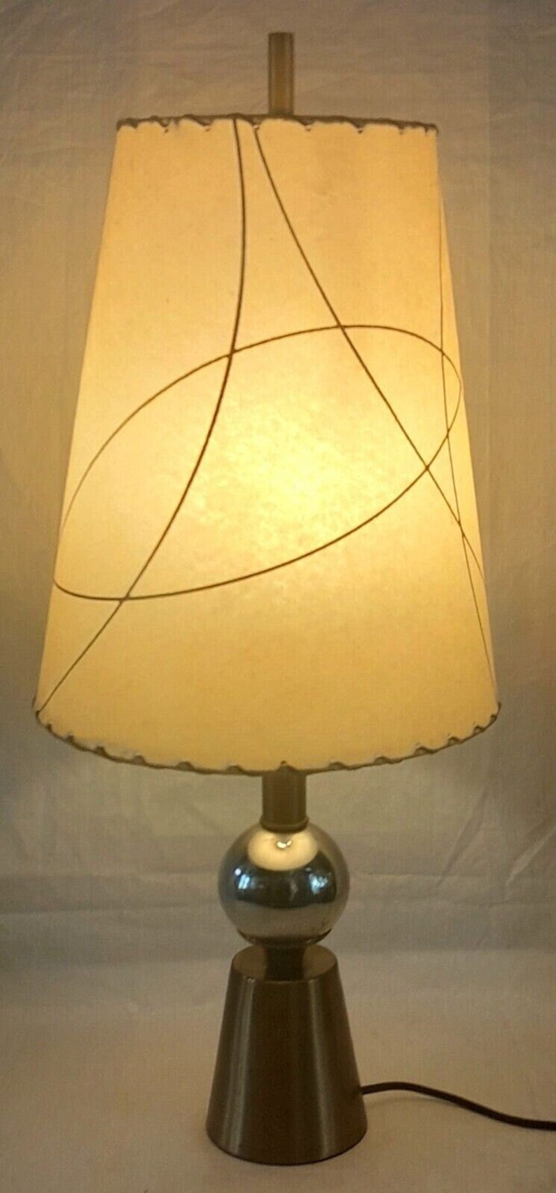 Vintage Mid Century 1950s Table Lamp w/Metal Base Fiberglass Shade image 1