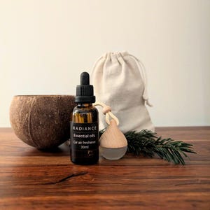 Hängender Auto-Lufterfrischer + 30ml Nachfüllpackung in entspannenden Düften | Natürlicher Diffuser | Reine ätherische Öle