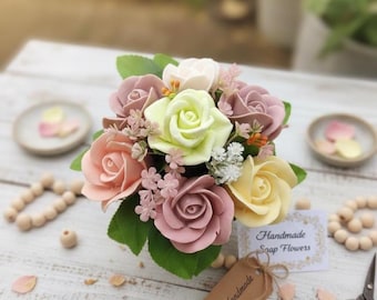 Ramo de flores de jabón hecho a mano, jabón de lujo en tonos pastel, regalo de decoración floral, flores de jabón perfumadas, regalo para ella