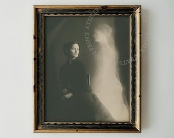 Fotografía de espíritus, estilo gótico vintage, mujer embrujada, impresión digital, descarga, arte espectral inquietante.