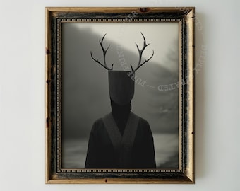 Obra de arte oscura que presenta un espíritu de ciervo enmascarado, terror folclórico gótico de renacimiento, bosque encantado