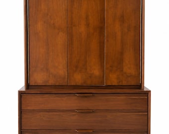 Mid Century Modern American of Martinsville Gentleman’s Chest / Dresser. Vintage MCM. Delivery Priced Separately.