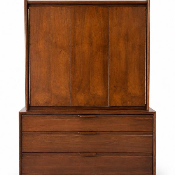 Mid-Century Modern Dresser / Gentleman's Chest. American of Martinsville. Vintage MCM. Delivery Priced Separately.