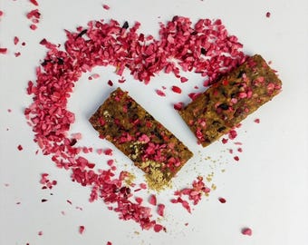 Berry Bloom Superfood Snack Bar – Hibiscus, Cranberry & Walnut