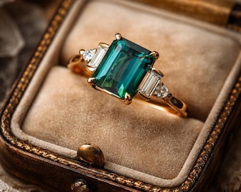 Anello in oro con smeraldo taglio smeraldo, anello con pietra portafortuna di maggio, anello di fidanzamento vintage con smeraldo, anello con pietra preziosa verde, anello in stile antico