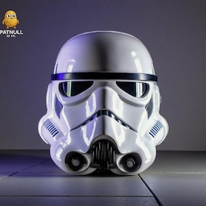 以下が含まれることがあります： 黒いアクセントと光沢のある仕上げが施された白いストームトルーパーヘルメット。ヘルメットは、黒いバイザー、詳細な顔の特徴、および換気の詳細を備えた独特のデザインです。 Patnull 3D STLのロゴは左上にあります。
