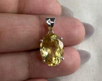 Colgante de citrino natural / Collar de plata de ley con gema ovalada amarilla / Piedra natal de noviembre