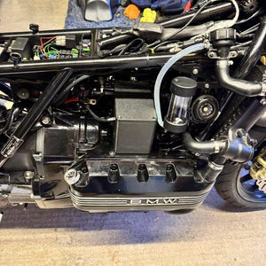 BMW K100 K75 K1100 Batterilåda – Flyttning av luftburk – Del i kolfiber PETG