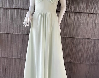 VTG 70s Vanity Fair Silky Nylon Old Hollywood Mint Green Coquette Maxi Nightgown