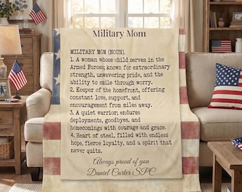 Manta personalizada para mamá militar – Regalo personalizado para mamá del ejército – Regalo para una madre militar orgullosa – Manta con nombre de soldado – Regalo patriótico para mamá