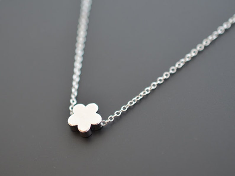 Tiny necklace, Daisy necklace, Pendant Necklace,Silver necklace,Flower necklace,Dainty necklace,Wedding necklace,Delicate necklace image 4