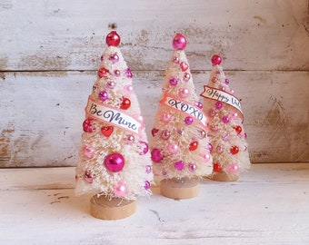 VALENTINE Banner TREE: 6 inches Tall, Pink & Red Beads, Tier Tray Decor