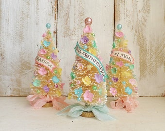 Flower Tree Gift for Mom, Grandma: Banner Choice, Millenary Flowers & Beads, 6" Tall