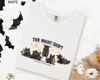 Halloween Bats Comfort Colors Shirt, Spooky Season Sweatshirt, Vintage Bat Graphic Tee, Cozy Fall Halloween Tee Gift