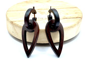Wooden Peg Earrings in Brown come with an extra set of horn pin