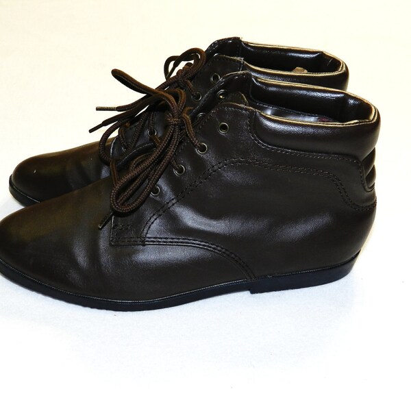 Vintage 1980s Brown Leather Lace up Ankle Pixie Boots Booties - Size 8