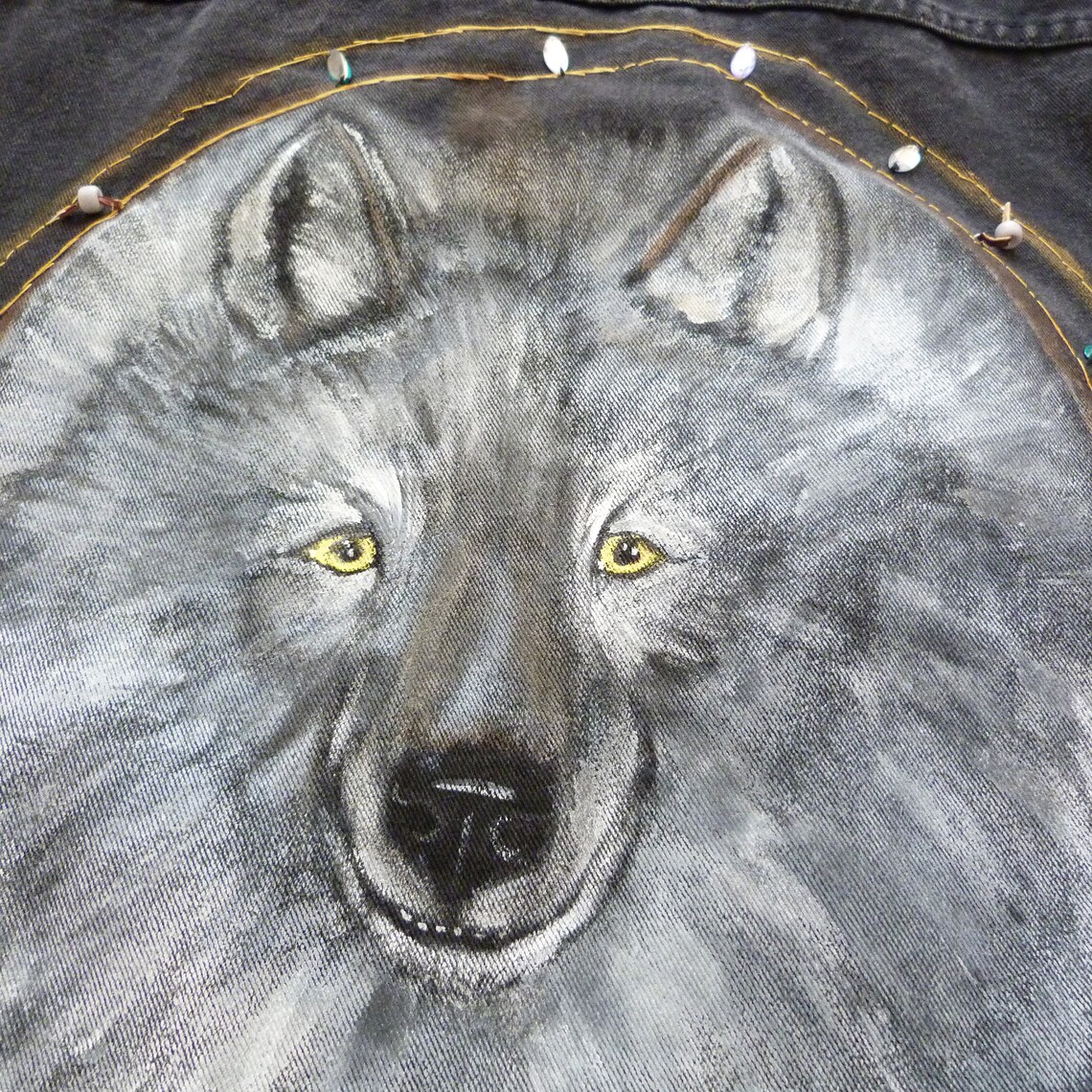 Custom-made One-of-a Kind Denim Jacket Vest With Original Custom Wolf Painting by N. C. Artist Size L / XL, Foto 4 von 5