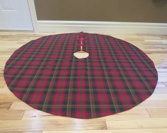 Maple Leaf Tartan Christmas Tree Skirt, Farmhouse Plaid Decor