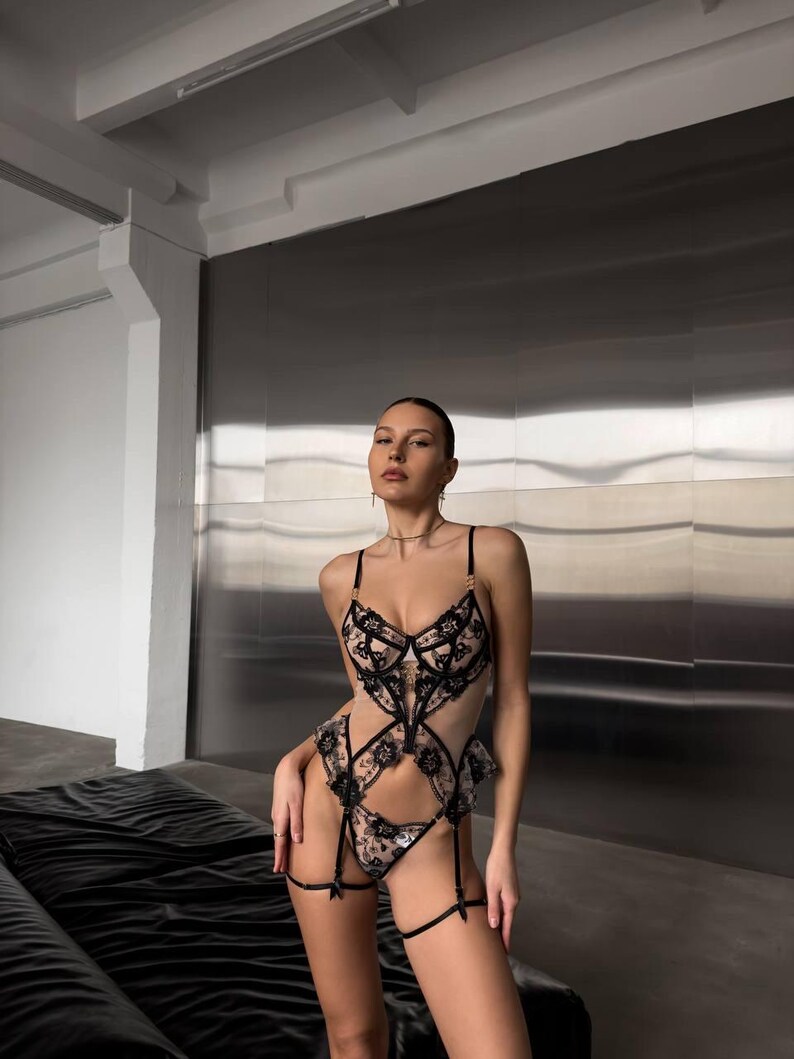 nuisette noire beige lacets fleuris sexy confortable Subblime bretelles réglables string assorti transparentes matières luxueuses sensuelle