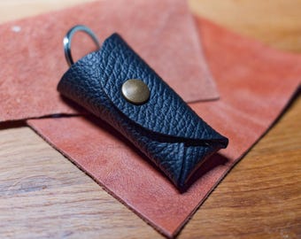 Étui à clés en cuir à fond fermé | Brodé et personnalisé | Pour clés de maison et de moto | Anti-vibrations | Couleur personnalisée