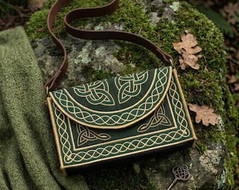 Sac à main en daim vert foncé avec broderie celtique, sac bandoulière de taille moyenne, sac porté main pour cosplay médiéval