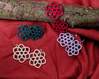 Boucles d'oreilles en dentelle beige | Boucles d'oreilles pendantes à motif floral géométrique | Broderie légère comme une plume | Bijoux bohèmes délicats | Boucles d'oreilles de mariée