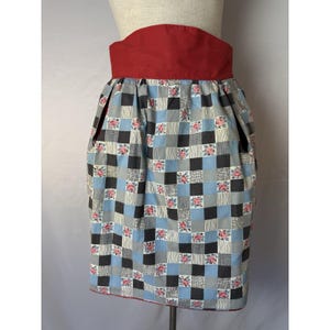 Vintage Hostess Retro Halvförkläde Fickor Blommiga Rosor Retro Patchwork Stuga