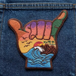 Shaka Hand Sunset Iron On Patch - Embroidered Hang Loose Hawaii Badge - Tropical Beach Ocean Wave Patch for Jackets, Bags, Hats