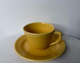 Taza de té y platillo amarillos vintage de Bauer Pottery – Bauer USA Los Ángeles