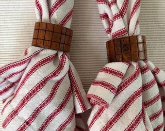 Vintage Wooden Napkin Rings, Set of 8 | Mid Century Modern Napkin Holders