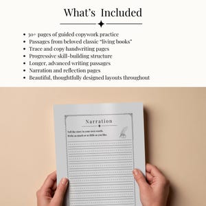 K&ouml;nnte beinhalten: Ein hellgraues Arbeitsblatt mit dem Wort "Narration" oben, gehalten von H&auml;nden. Das Arbeitsblatt hat linierte Bereiche zum Schreiben und einen dekorativen Rand. Der Text "What's Included" befindet sich oben im Bild, mit einer Liste von Funktionen.