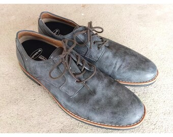 Clarks grijze microsuède derbyschoenen voor heren, maat 9