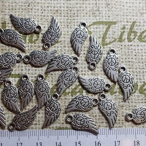 24 pcs par paquet 20x8mm Single Wing Charm avec signe de paix Antique Silver Finish Lead Free Pewter