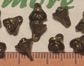 48 pezzi per confezione da 6 mm 3D minuscole perline di fiori in bronzo antico senza piombo