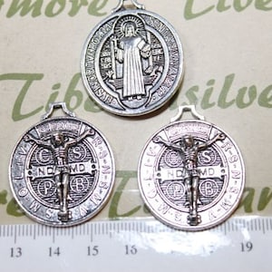 4 pcs per pack 30mm Reversible San Benito Coin Pendant with 3D figure Antique Silver Lead free Pewter
