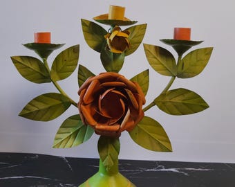 Candelabro vintage de flores de metal pintado, rosa naranja/amarilla, MCM de tres brazos