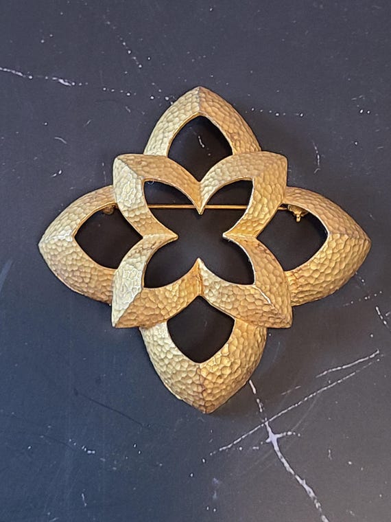 Vintage 1980s Givenchy Gold-Plated Quatrefoil Brooch - Gem