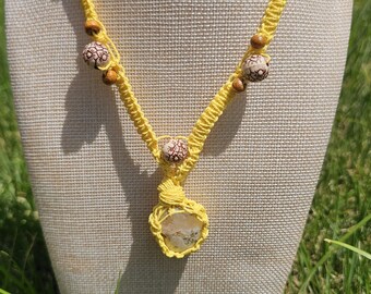 Agate stone - handmade macrame necklace