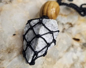Howlite stone - handmade macrame necklace