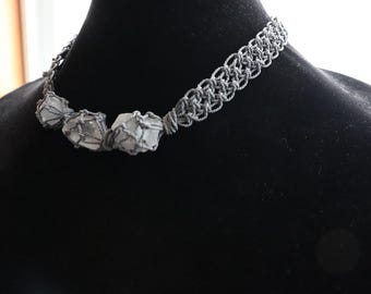 Celestite stones - handmade macrame necklace