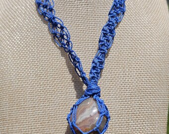 Crazy lace agate stone - handmade macrame necklace
