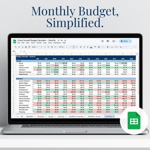 Può includere: Un laptop mostra un foglio di calcolo intitolato "Budget mensile, semplificato". Il foglio di calcolo mostra dati finanziari in righe e colonne. Un'icona verde di Google Sheets si trova in basso a destra. Il testo "Monthly Budget, Simplified" è in alto.