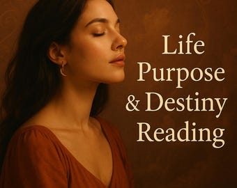 Puede incluir: Una mujer con los ojos cerrados y una expresión serena, con una blusa color óxido y pequeños pendientes de aro. La imagen tiene texto que dice "Life Purpose & Destiny Reading" en blanco, sobre un fondo marrón cálido.