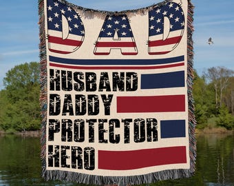 Coperta tessuta "Papà, marito, papà, protettore, eroe" / Omaggio alla bandiera americana, arazzo regalo per i papà dai figli
